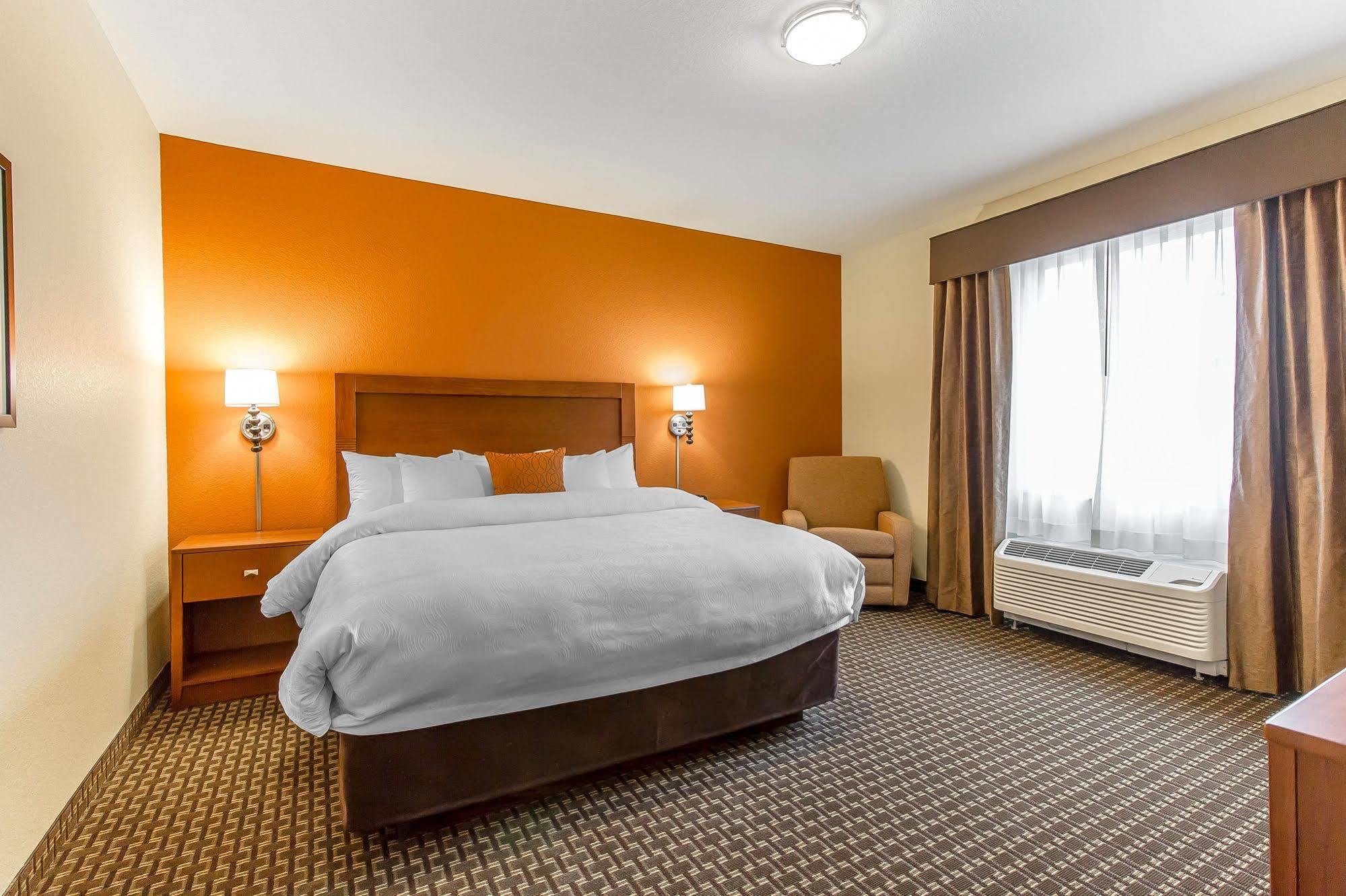 Mainstay Suites Stanley Exteriér fotografie