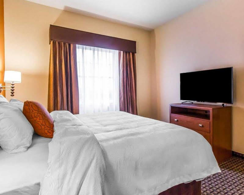 Mainstay Suites Stanley Exteriér fotografie