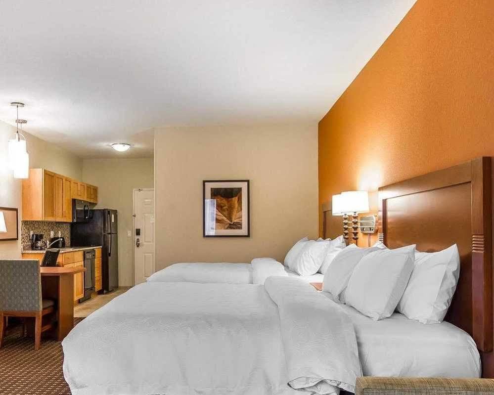 Mainstay Suites Stanley Exteriér fotografie